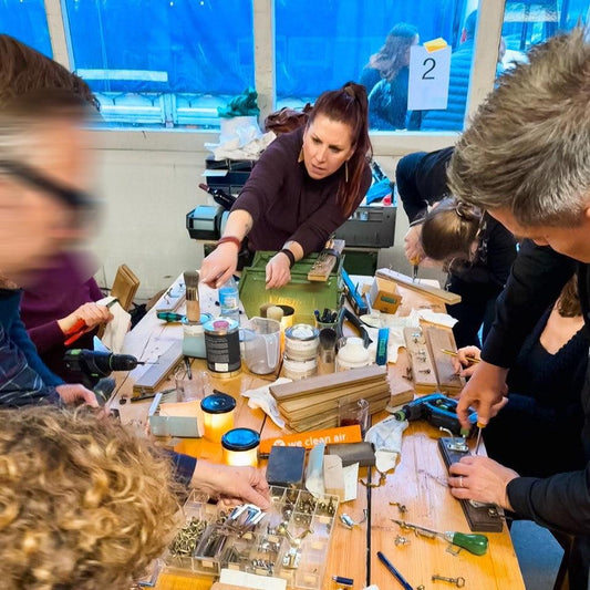 Rückblick auf den Gruppen-Weihnachts-Workshop mit Planet Upcycling im Düsseldorfer Maschinendorf - Werkstattfürschönes