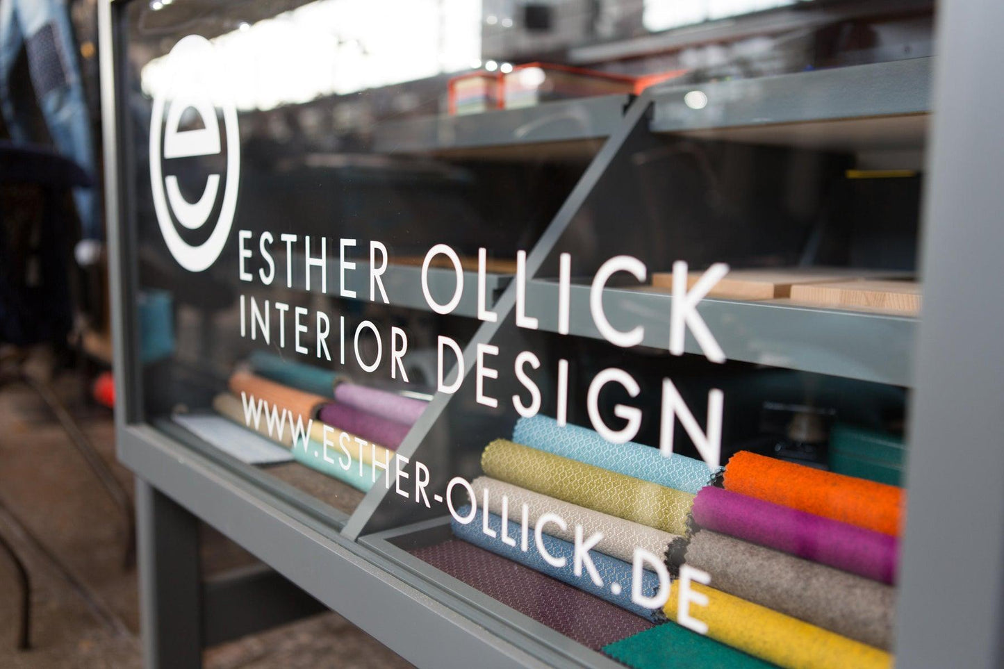 70er Jahre Vitrine als Mustertheke oder Counter für Messen - Werkstattfürschönes