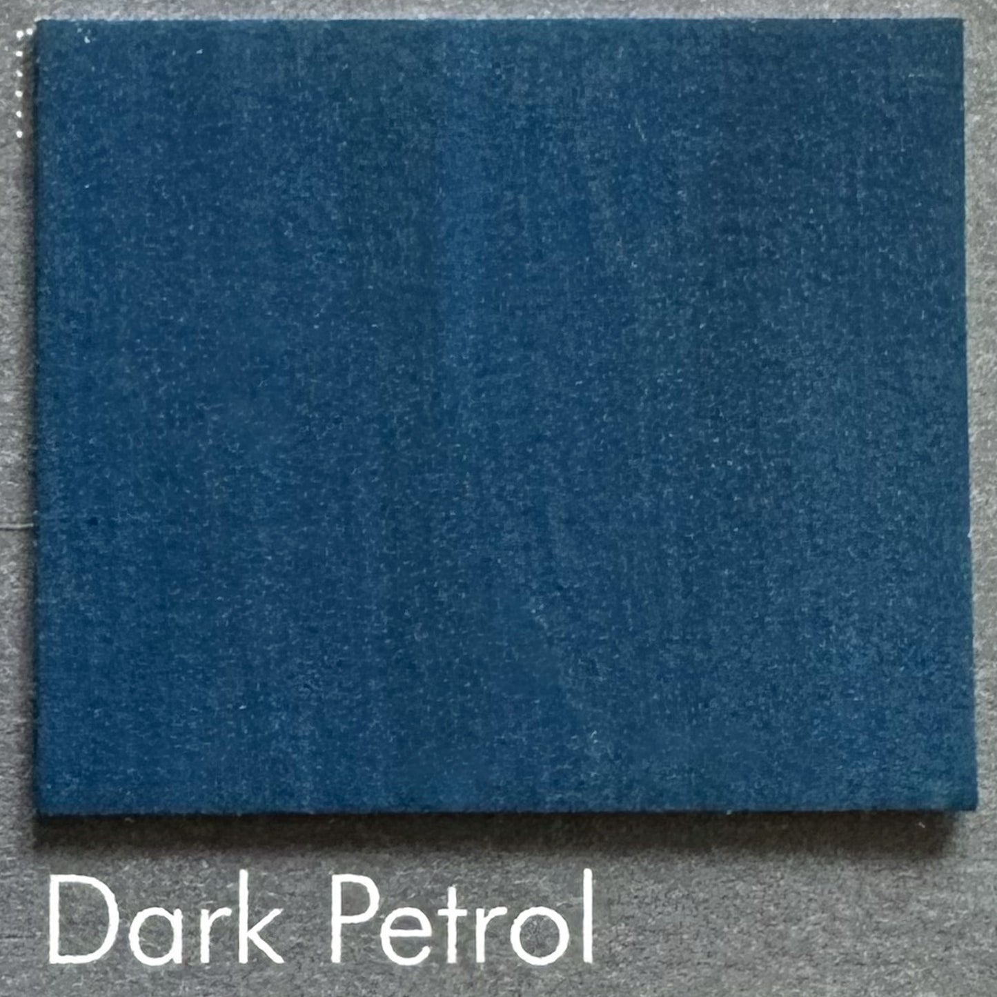 Dark Petrol – Mystisches Petrolblau