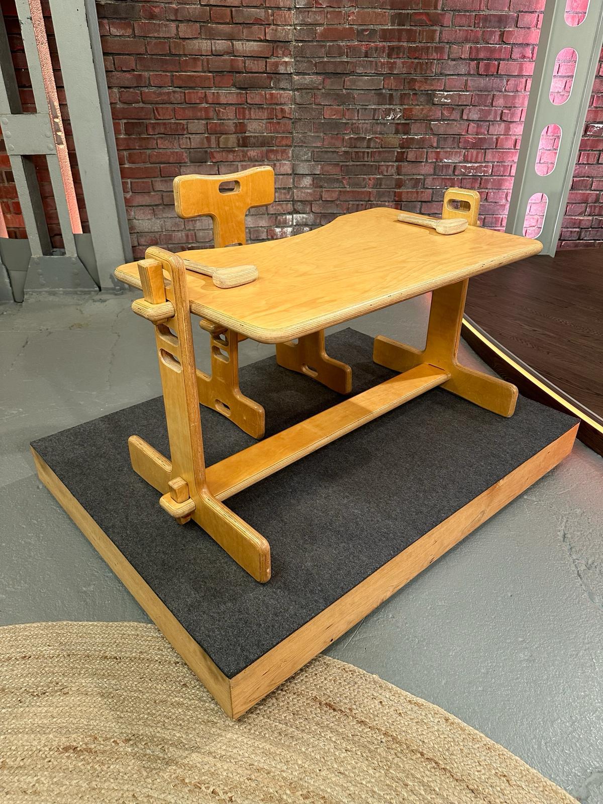 Alter Kinderschreibtisch mit Stuhl aus Bares für Rares - Werkstattfürschönes