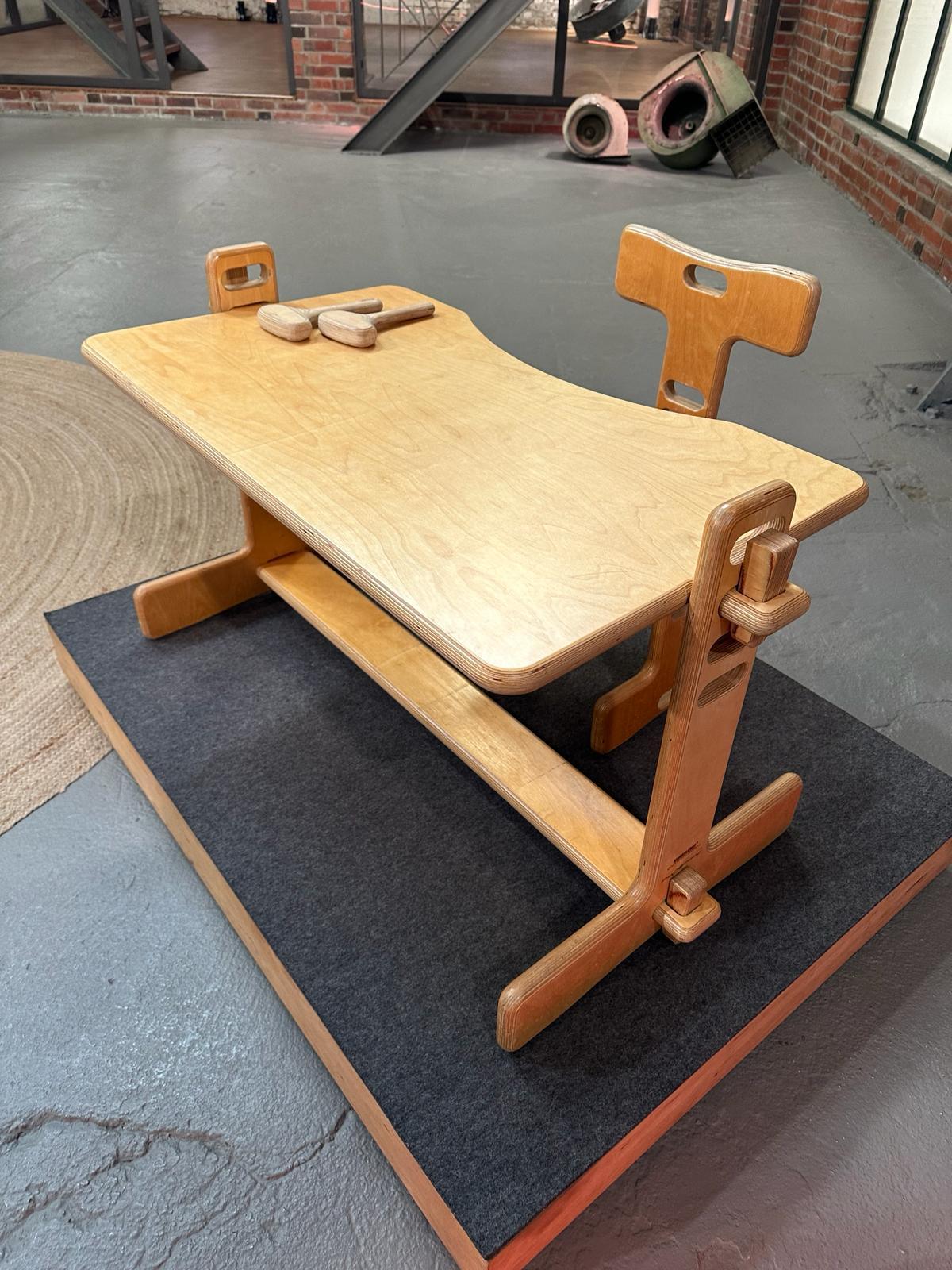 Alter Kinderschreibtisch mit Stuhl aus Bares für Rares - Werkstattfürschönes