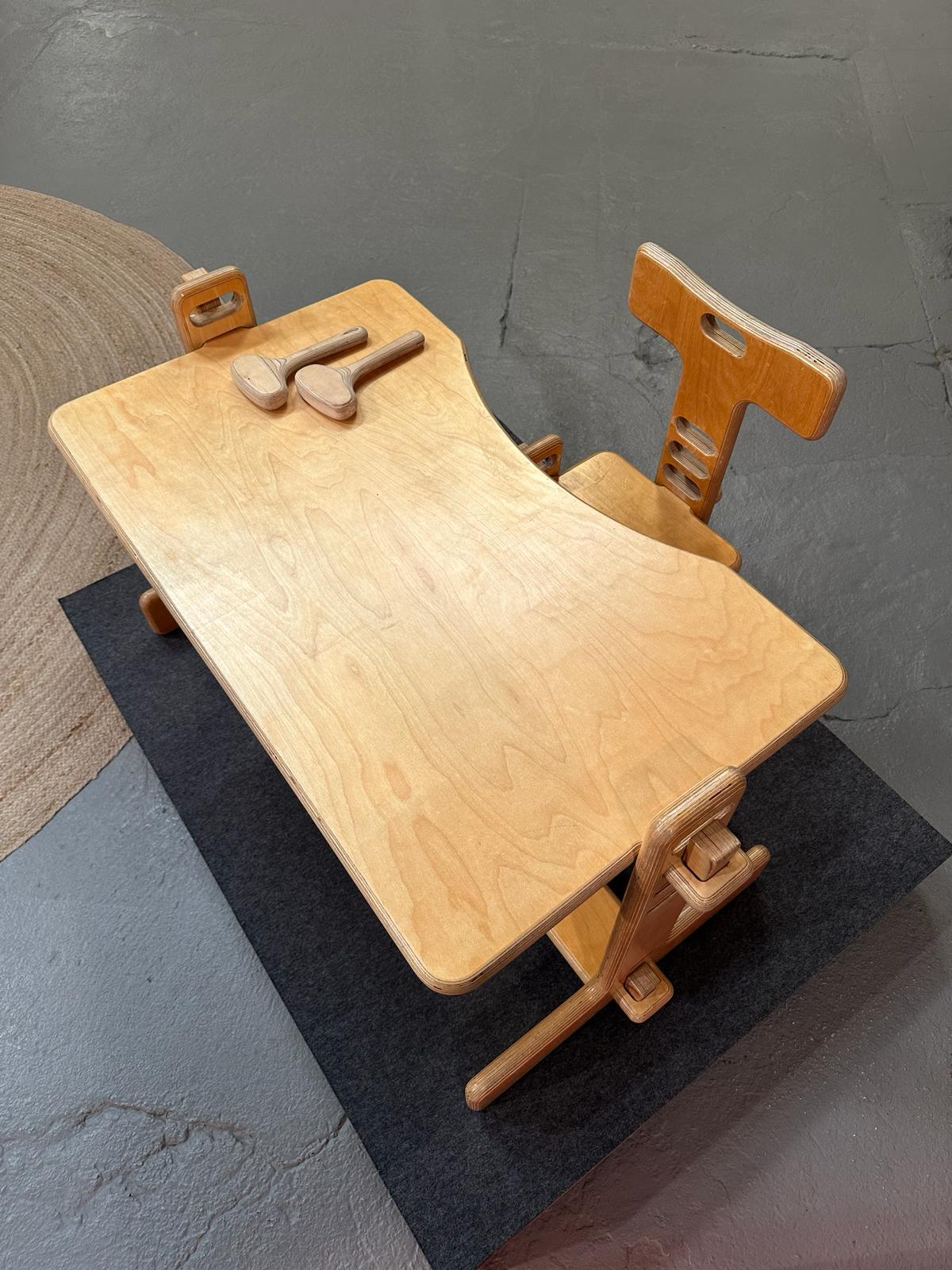 Alter Kinderschreibtisch mit Stuhl aus Bares für Rares - Werkstattfürschönes