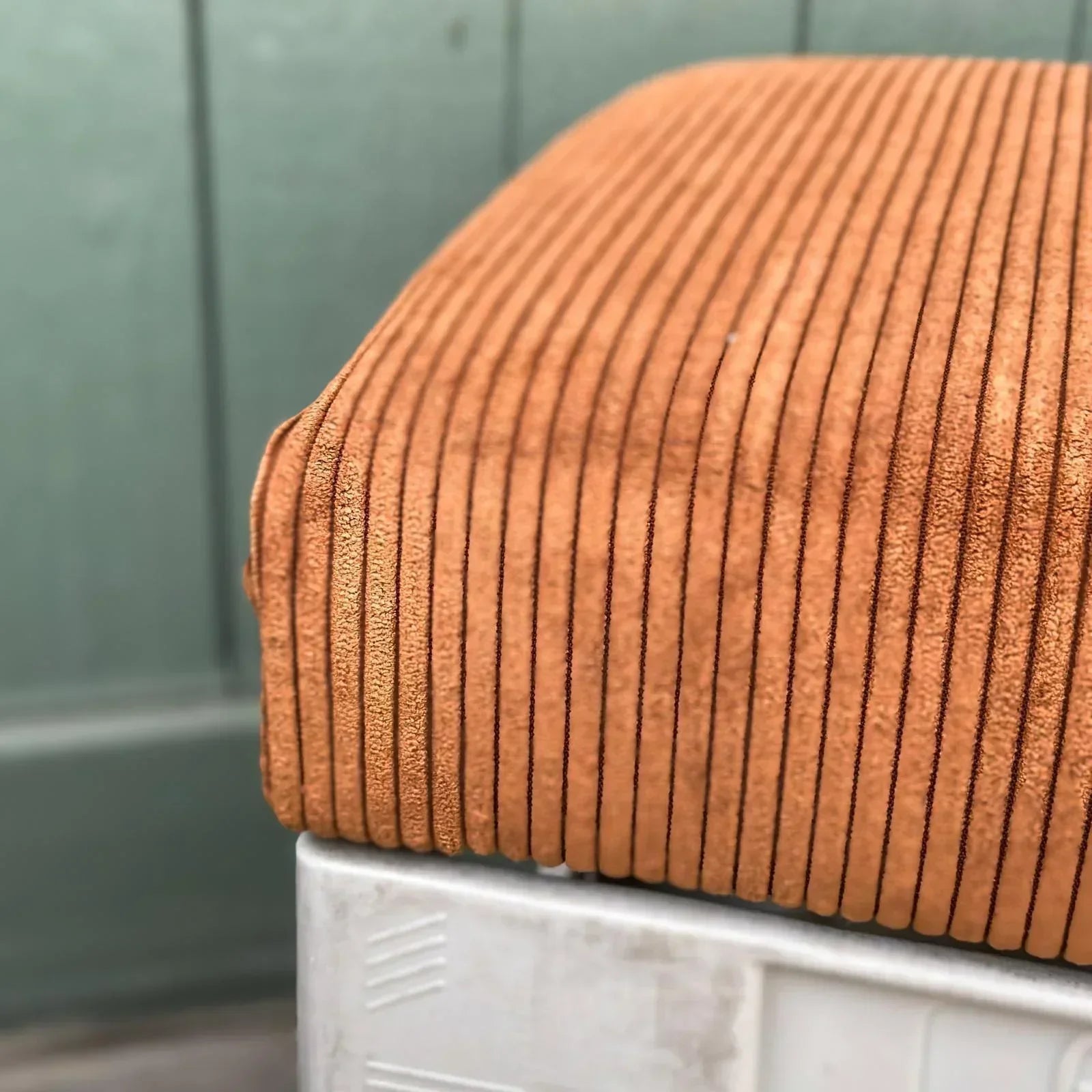 Sa., 26. April: Polstern & Beziehen - Grundlagen-Workshop - 10-17 Uhr - Düsseldorf - Werkstattfürschönes