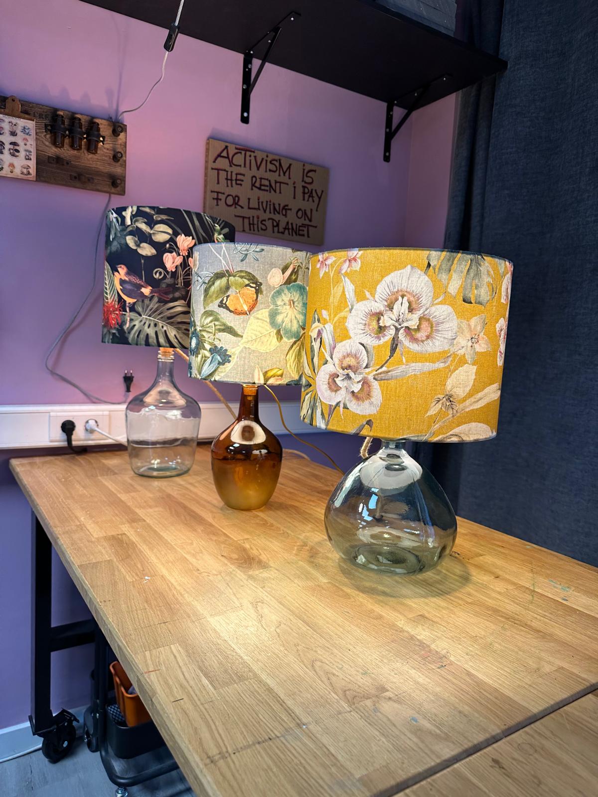 Fr., 06. Februar 2026: Lampenschirme anfertigen & Tischleuchten kreieren - 17-21 Uhr - Frankfurt