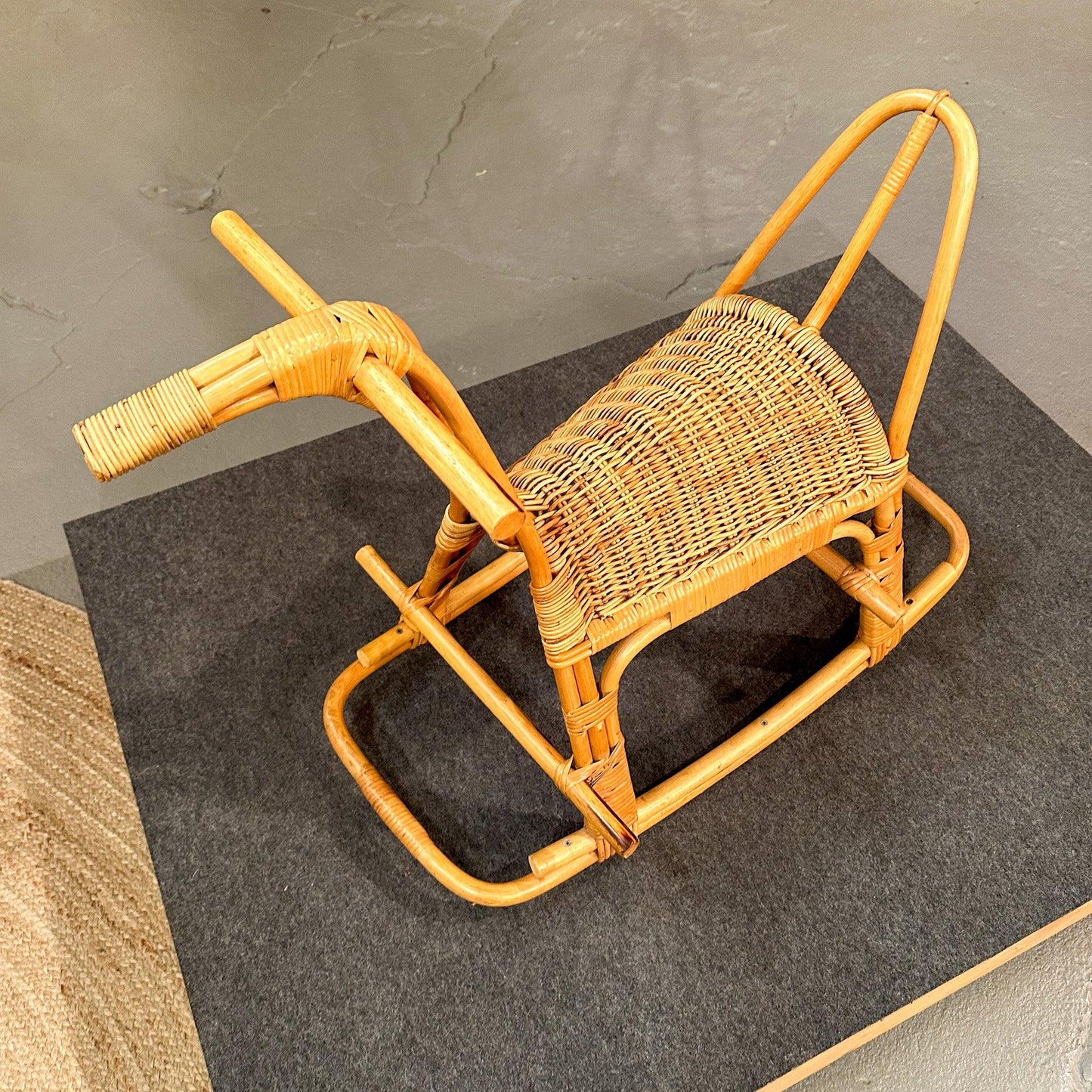 Schaukelpferd verm. Designer Franco Albini, Rattan, 1970er Jahre - aus Bares für Rares 2023 - Werkstattfürschönes