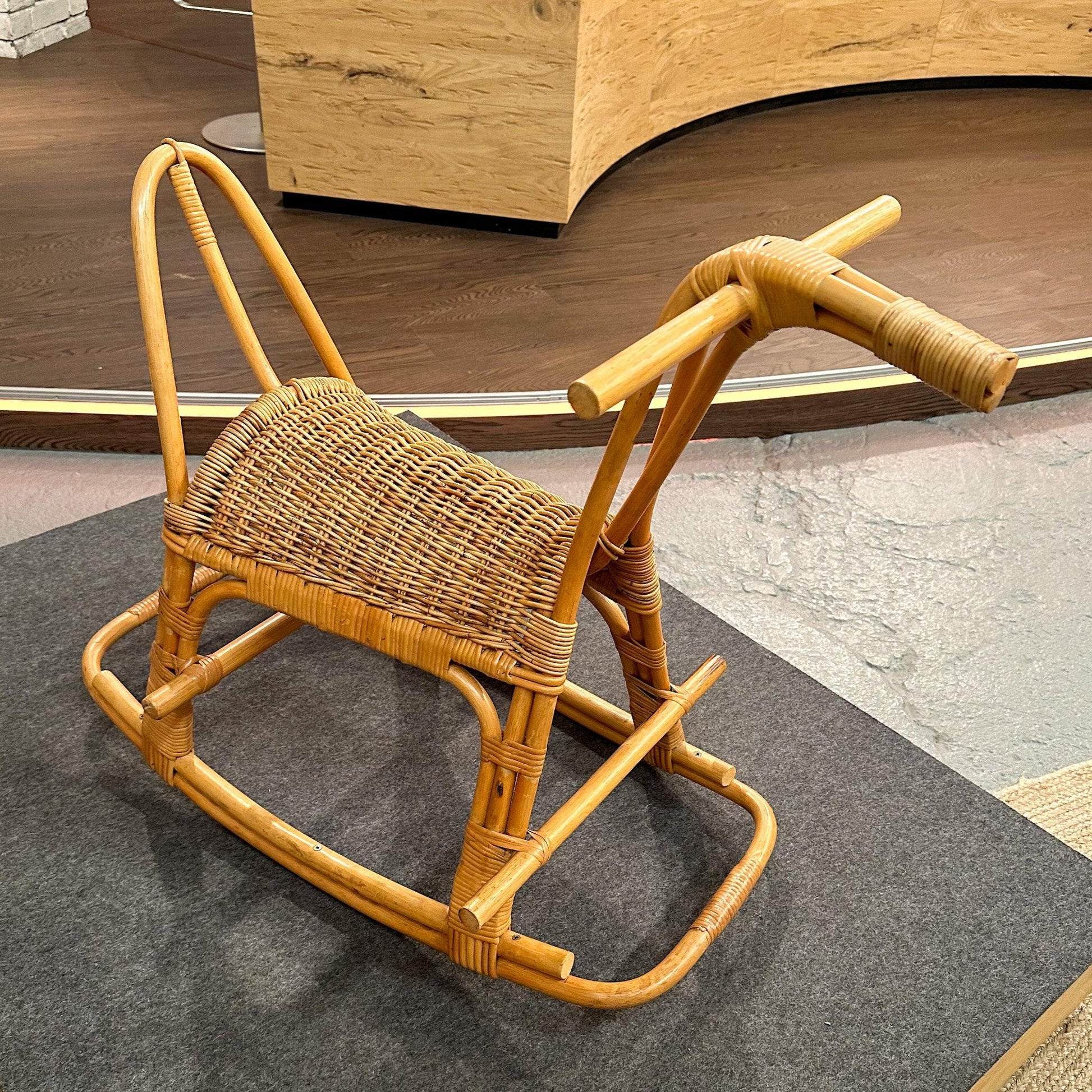 Schaukelpferd verm. Designer Franco Albini, Rattan, 1970er Jahre - aus Bares für Rares 2023 - Werkstattfürschönes