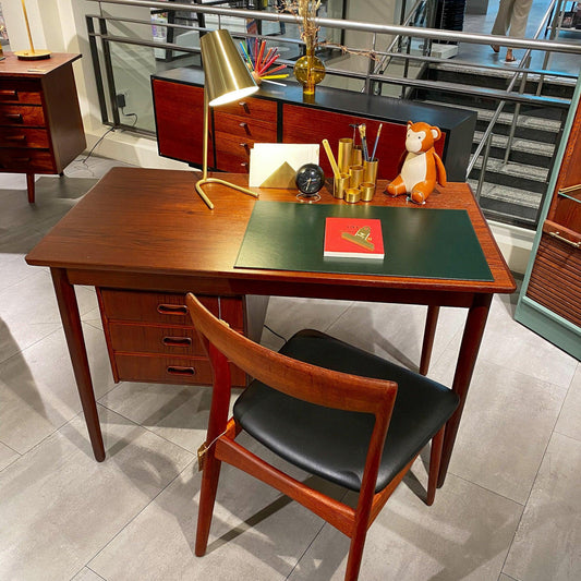 Dänischer Klassiker - kleiner Teakholz Schreibtisch - Werkstattfürschönes