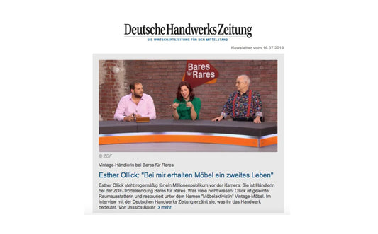 Screenshot eines Artikels der Deutschen Handwerks Zeitung über die Vintage-Händlerin bei Bares für Rares, mit drei Personen an einem TV-Studiotisch vor Backsteinwand. Keywords: Möbelaufarbeitung, Workshop, Düsseldorf, Werkstattfürschönes.