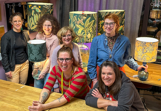 Lampenschirme anfertigen Düsseldorf – stimmungsvoller Abschlussworkshop 2025