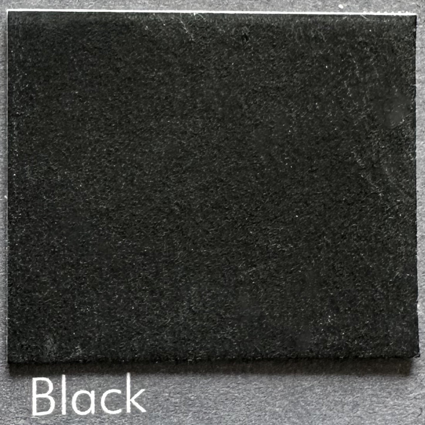 Black – Off-Schwarz