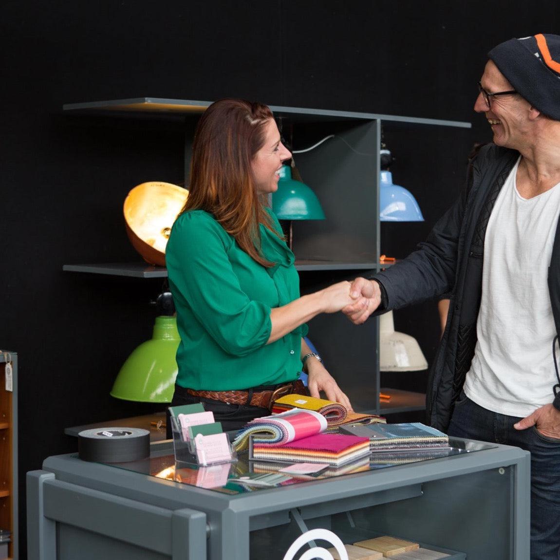 70er Jahre Vitrine als Mustertheke oder Counter für Messen - Esther-Ollick.shop