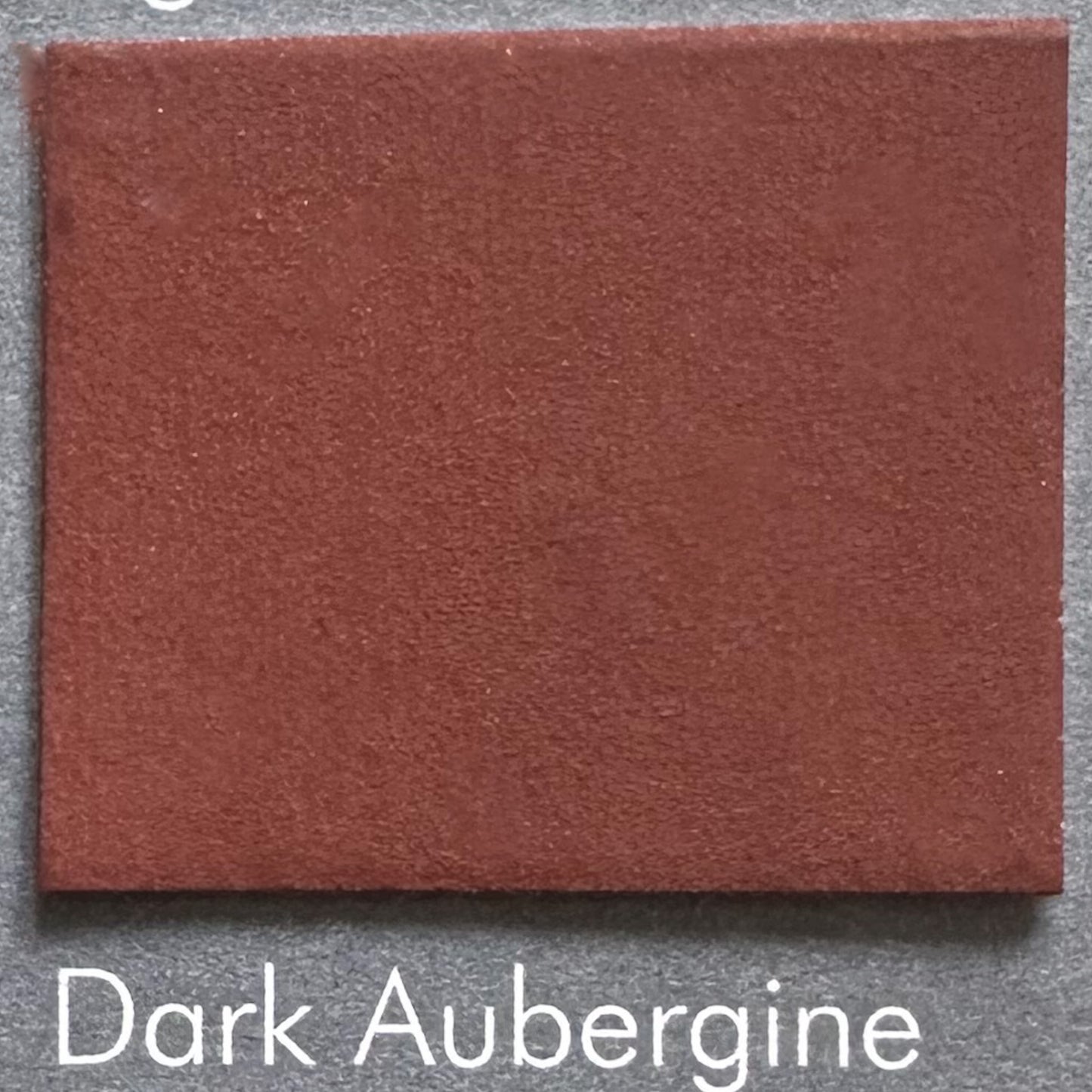 Dark Aubergine – Antikes Rotbraun