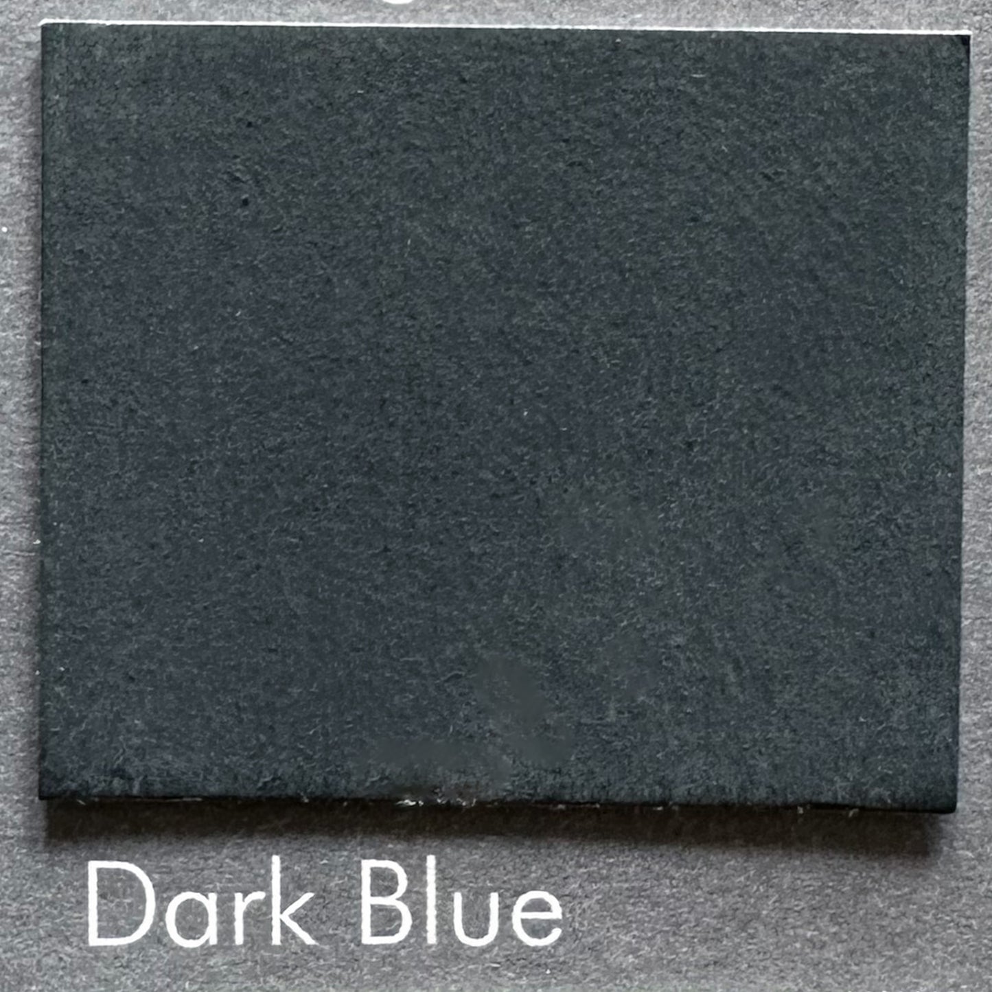 Dark Blue – Tiefes Mitternachtsblau