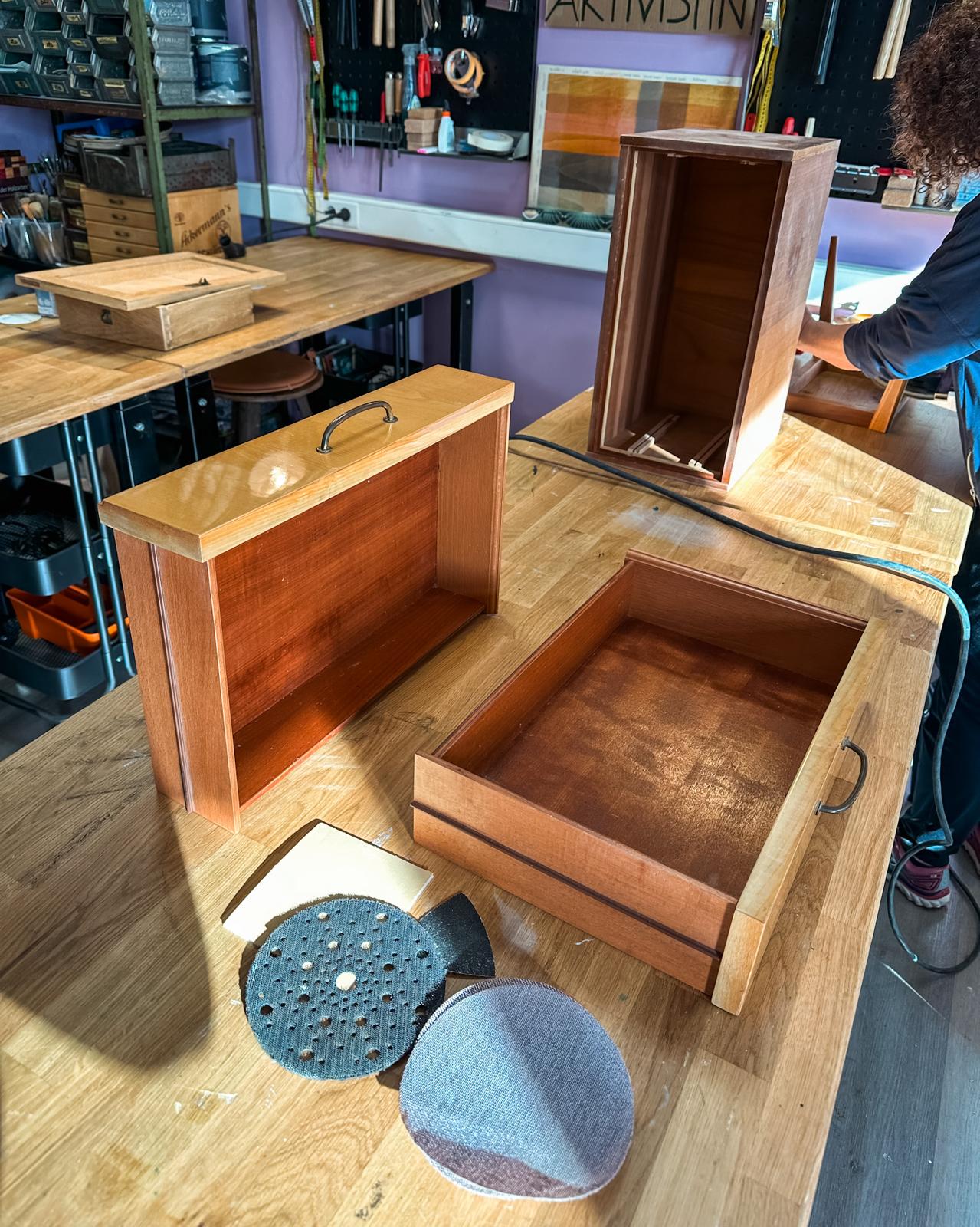 MorgenWerkstatt - 2 Vormittage - eigenes kleines Möbelstück aufarbeiten - Düsseldorf