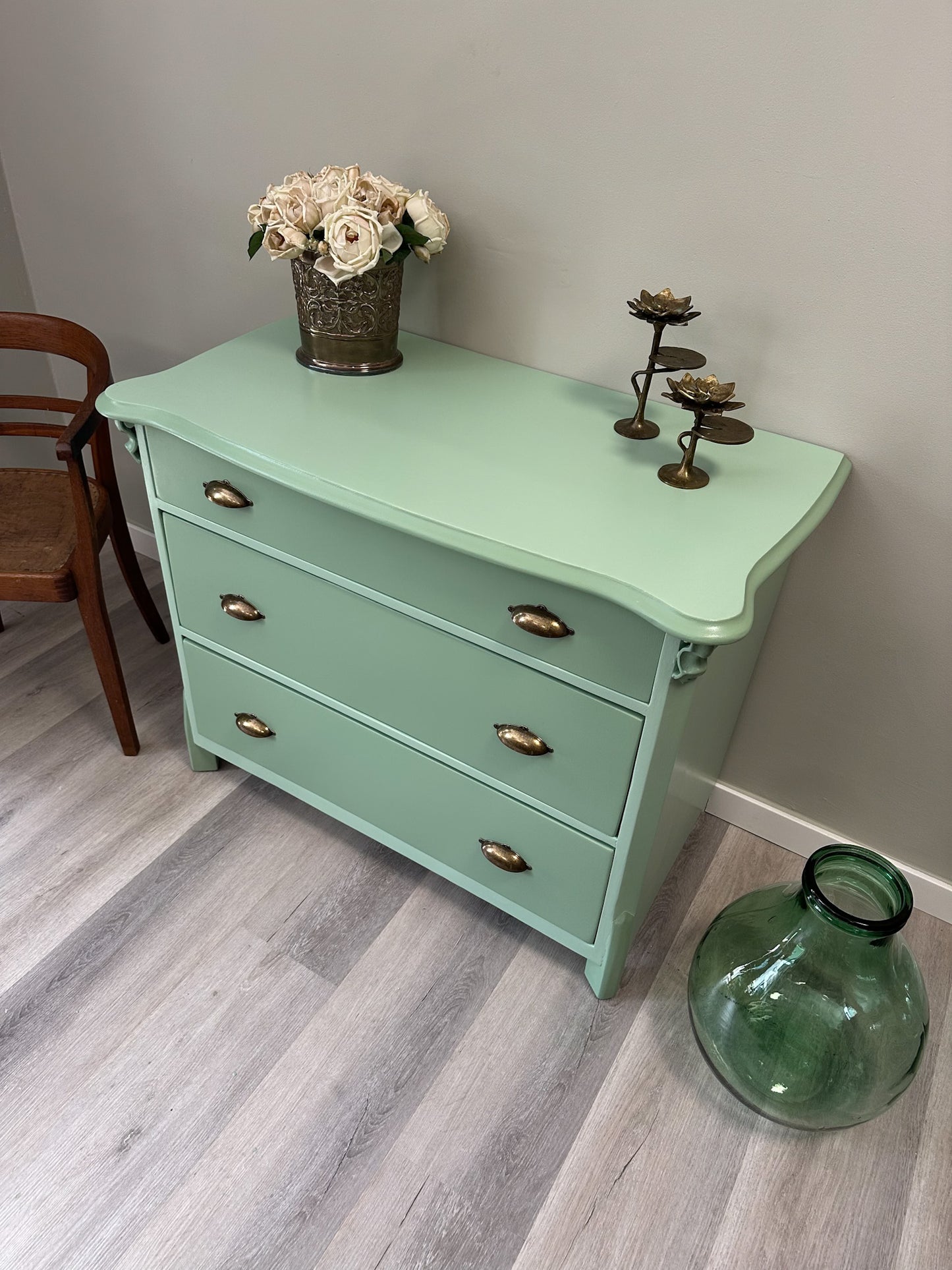 Gründerzeit-Kommode "AURELIA" im Salbei-Makeover