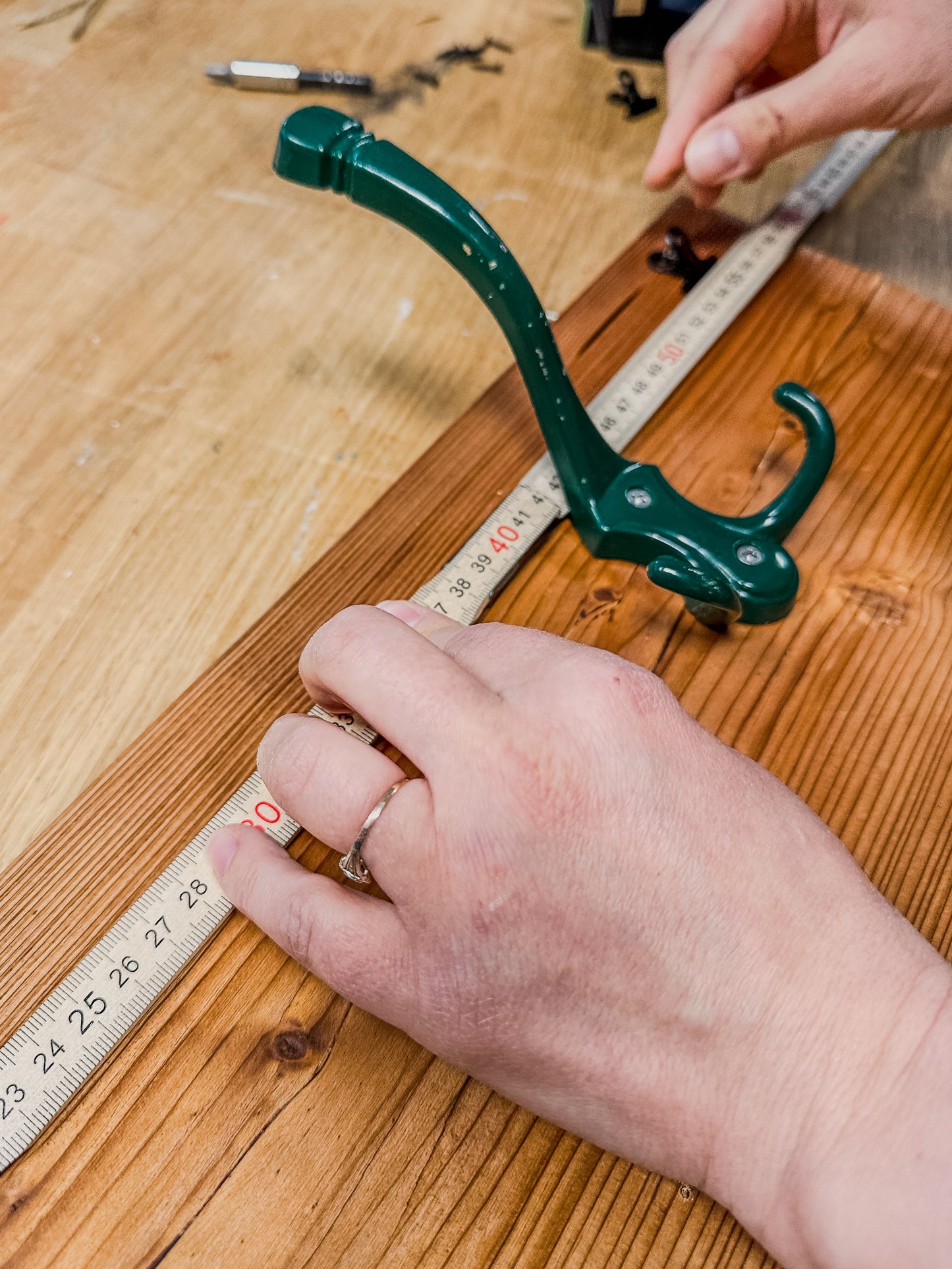 Workshop: Holz reparieren und bearbeiten