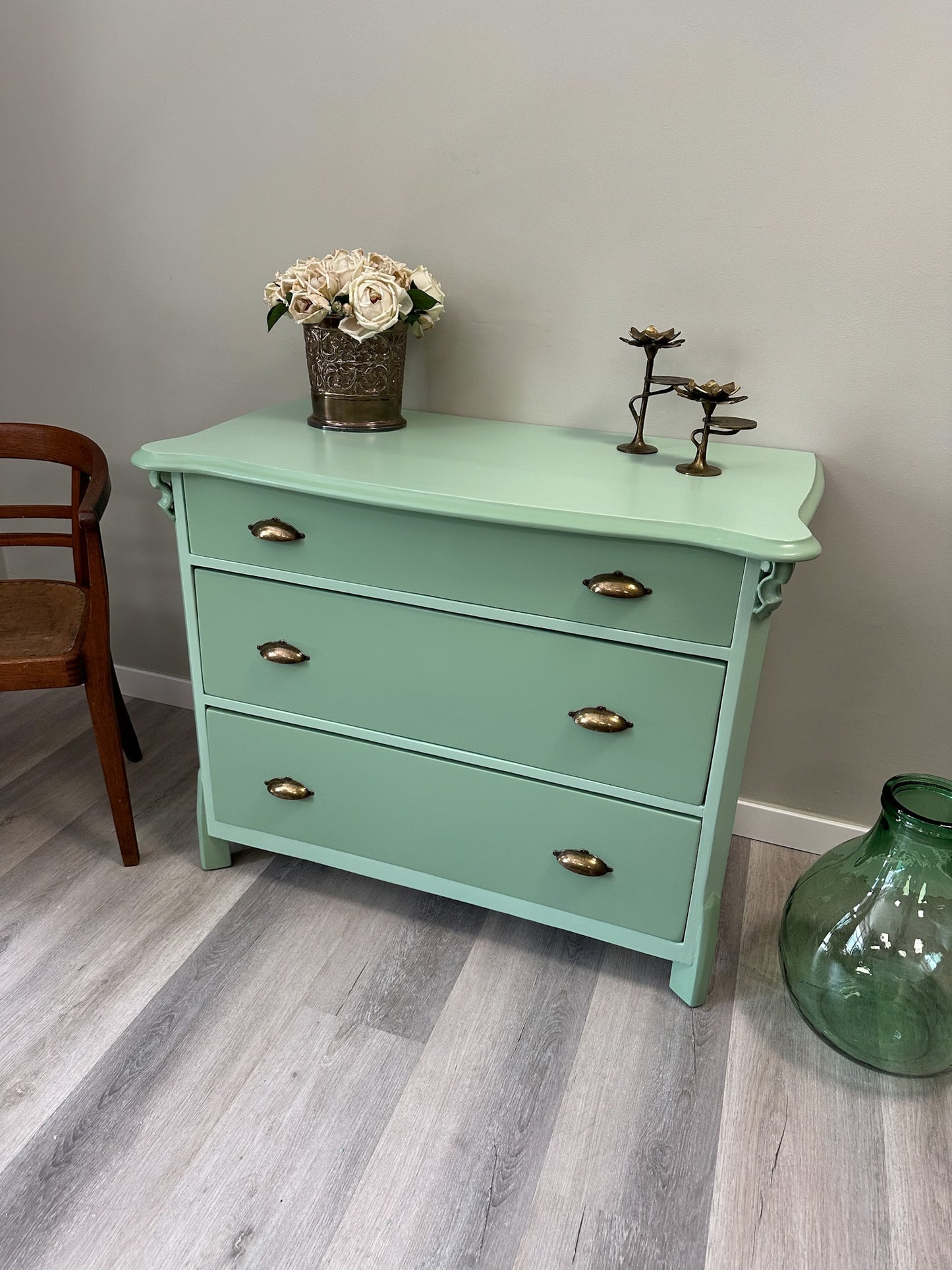 Gründerzeit-Kommode "AURELIA" im Salbei-Makeover