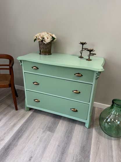 Gründerzeit-Kommode "AURELIA" im Salbei-Makeover