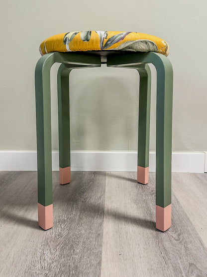Polsterhocker "HANNI" mit Dip-Dye-Detail