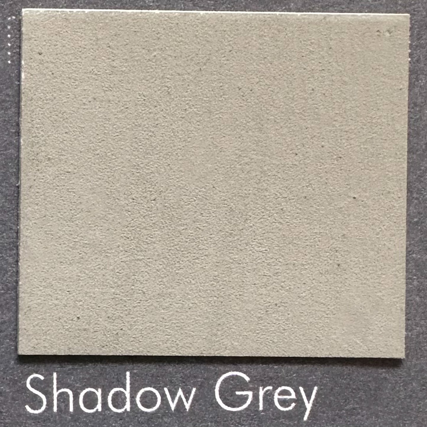 Shadow Grey – Ausgewogenes Warmgrau