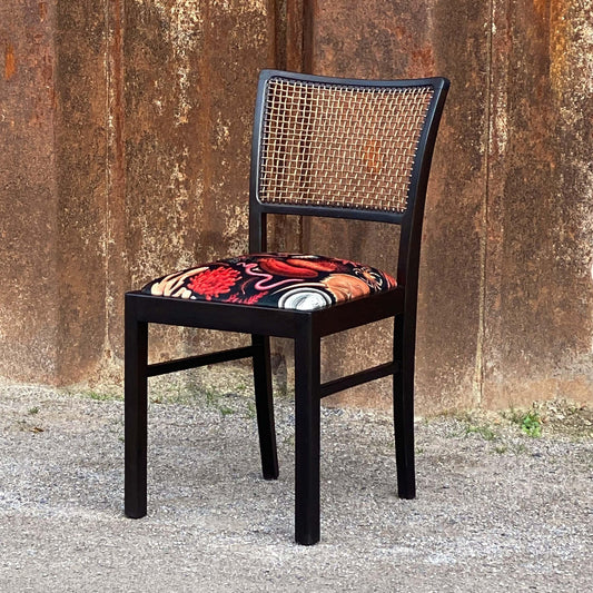 Stuhl mit verwobenen Lederschnüren - Werkstattfürschönes