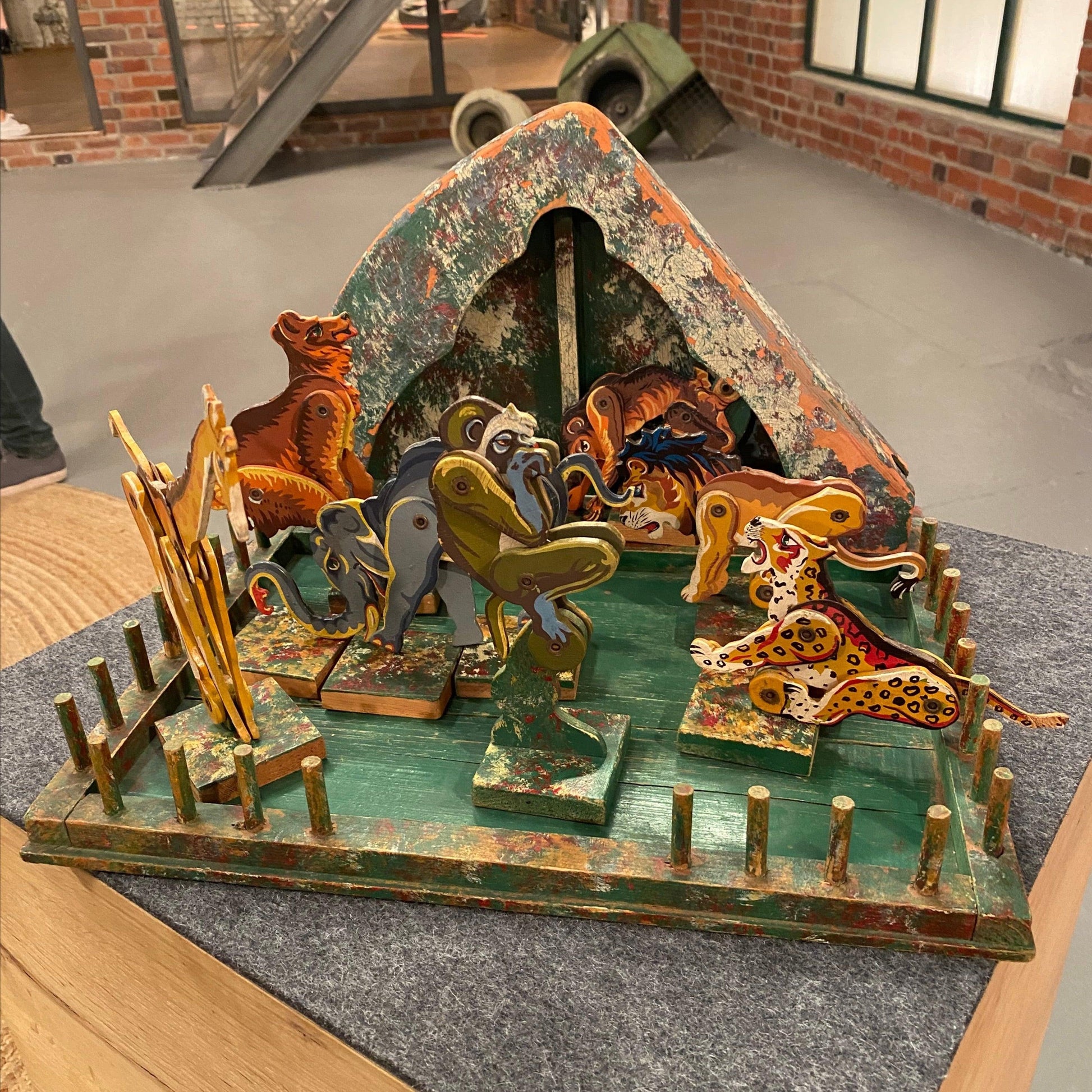 "Aus tristem Spiel-Zoo wird Diorama" - Händlerstücke vom 27.03.2022 - Werkstattfürschönes